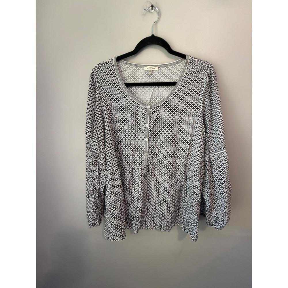 Max Studio Womens 2X Black White Geometric Print Button V-Neck Blouse 1W02G35